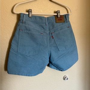 Vintage Y2K Levi’s Mom Denim Shorts Sz 8 Light Blue High Rise Mom Sailor Shorts